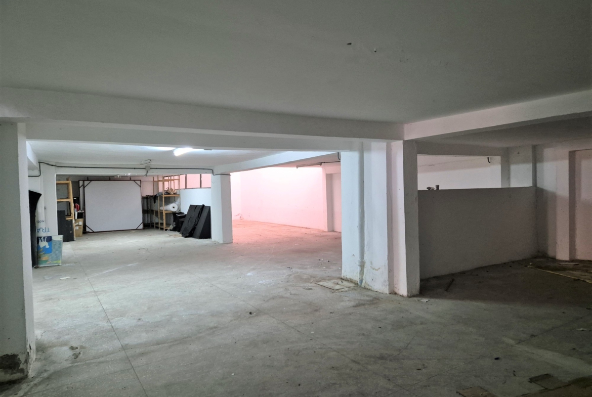 Magasin dépôt à louer à Mers Sultan