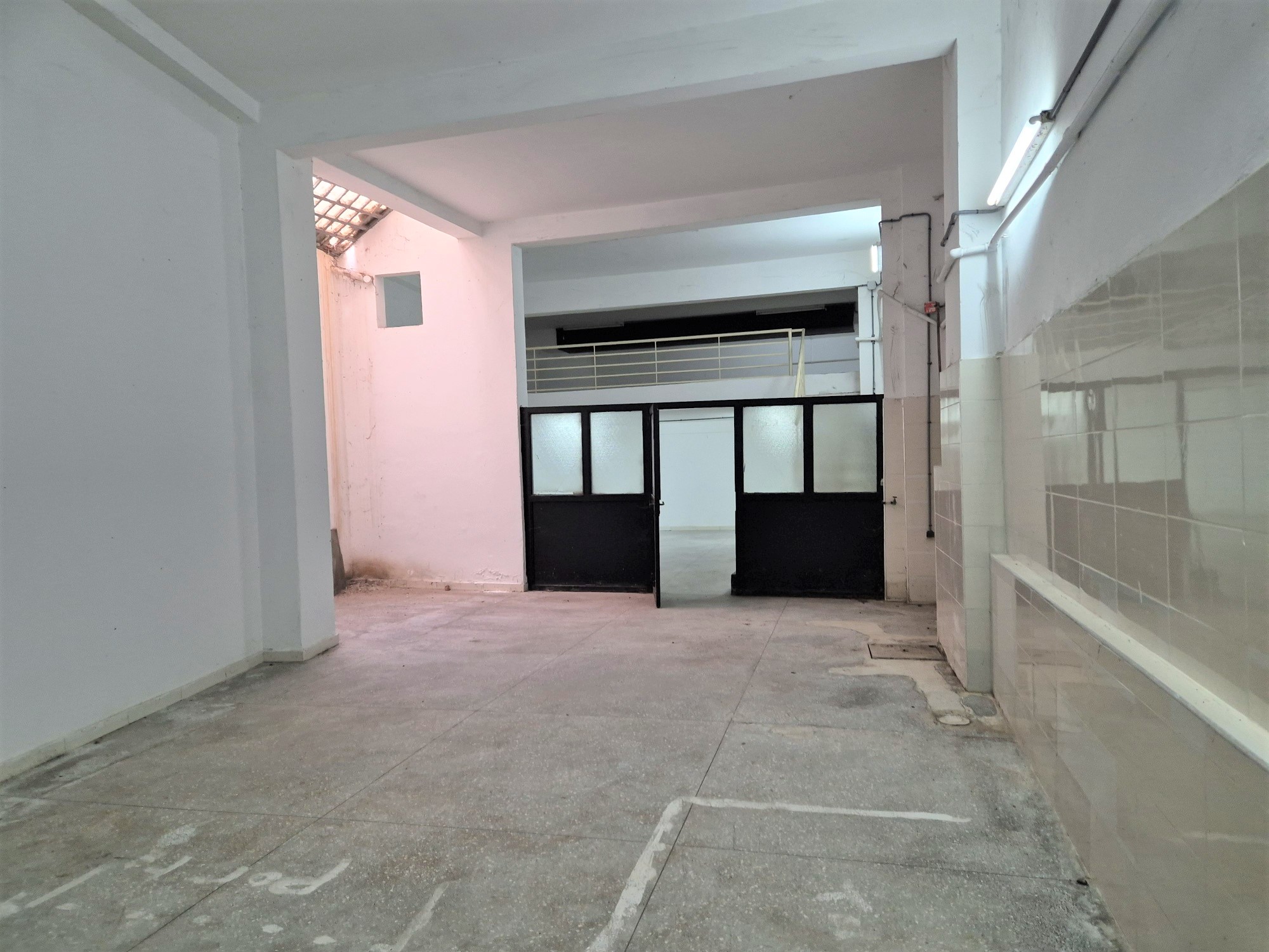 Magasin dépôt à louer à Mers Sultan