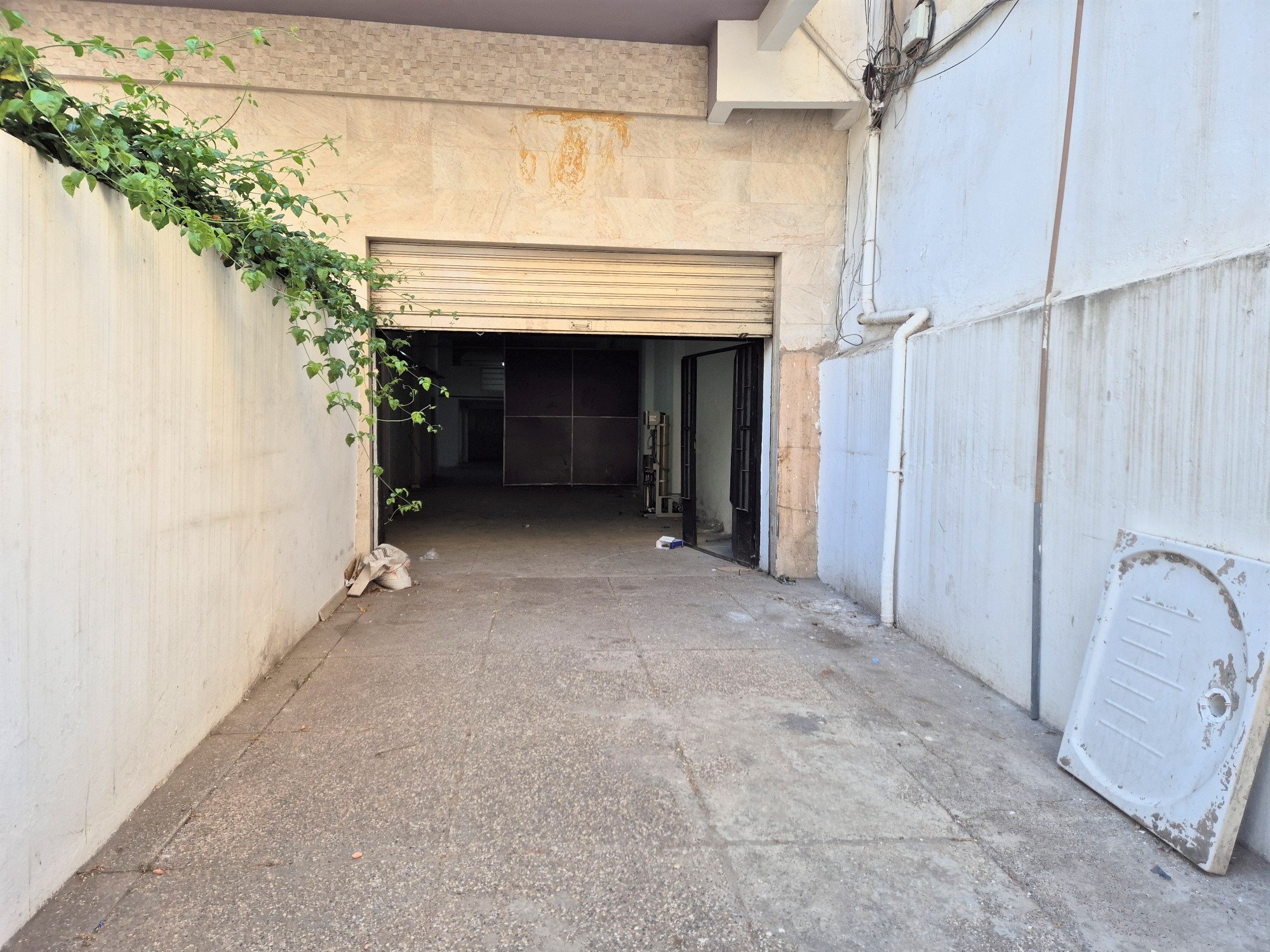 Magasin dépôt à louer à Mers Sultan