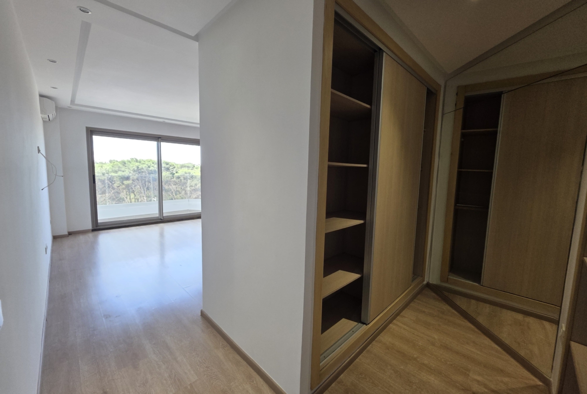 Appartement dernier étage sans vis-à-vis proche CAFC