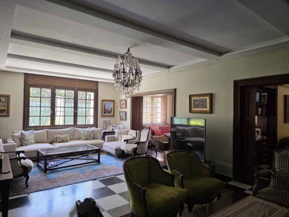Villa moderne avec piscine sur Abdelkrim Khattabi