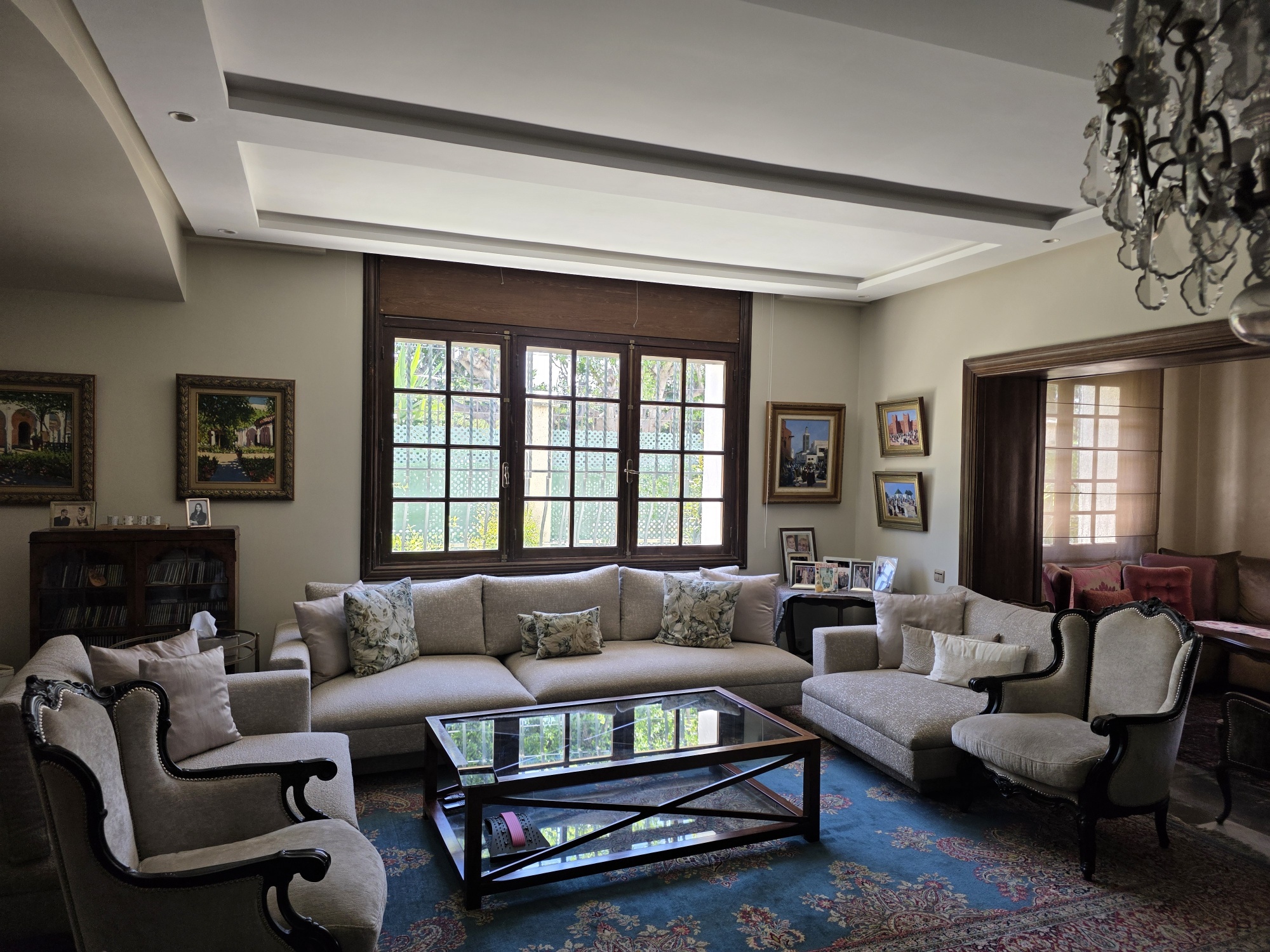 Villa moderne avec piscine sur Abdelkrim Khattabi