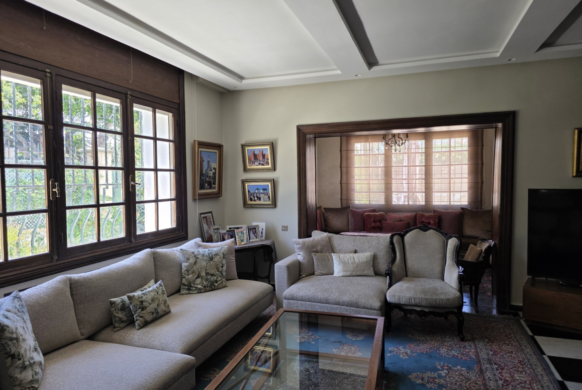 Villa moderne avec piscine sur Abdelkrim Khattabi