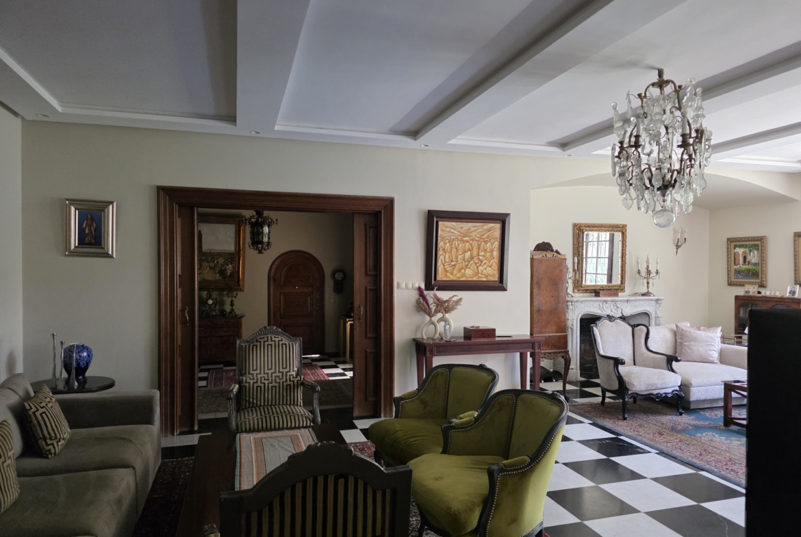 Villa moderne avec piscine sur Abdelkrim Khattabi
