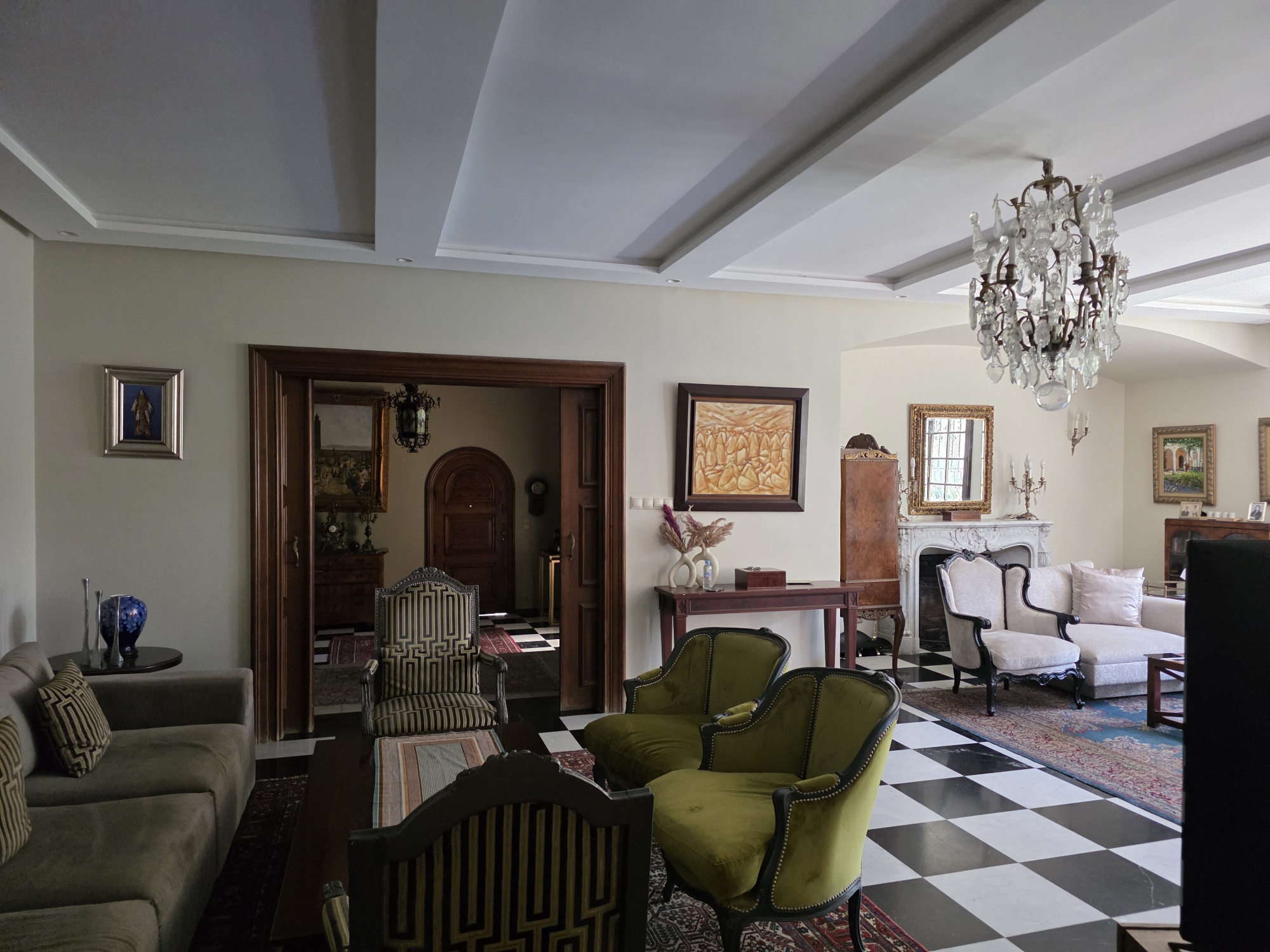Villa moderne avec piscine sur Abdelkrim Khattabi