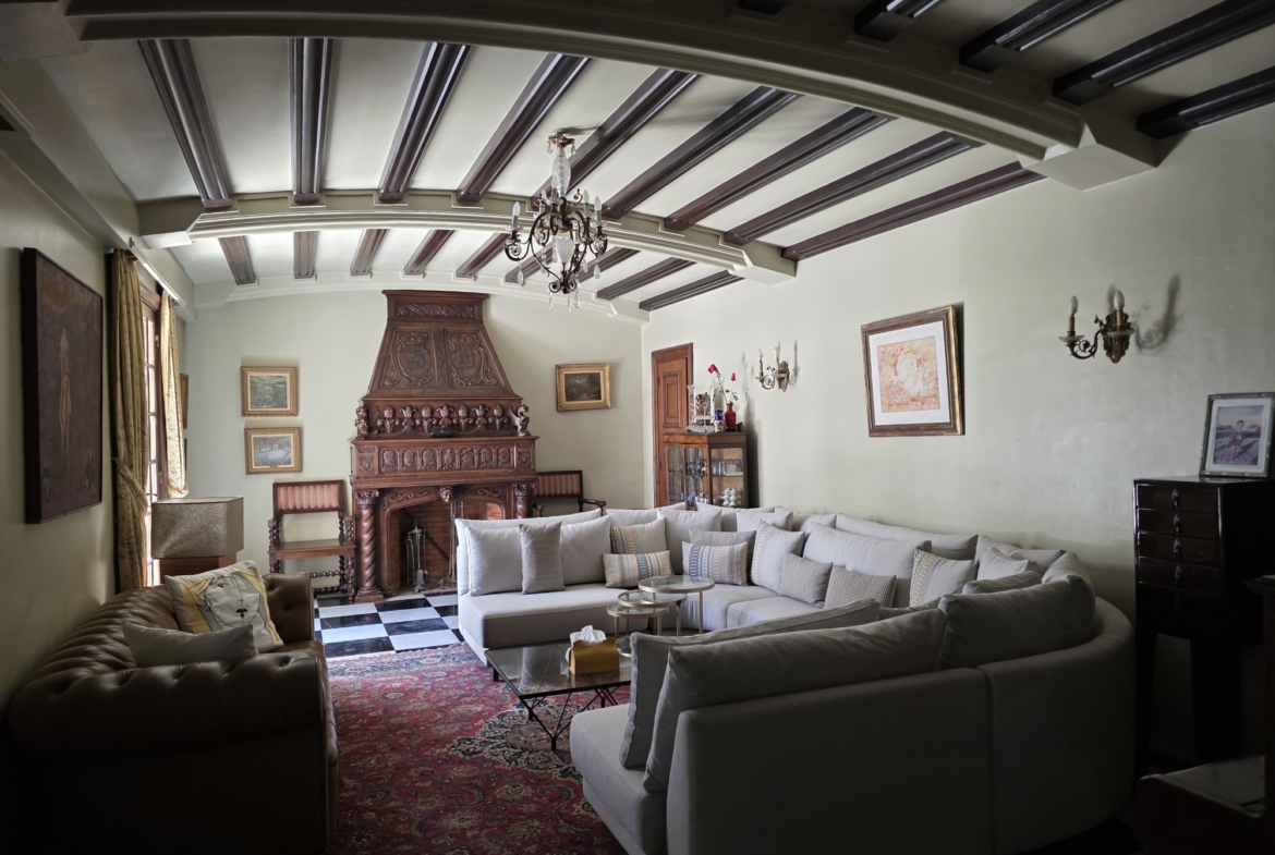Villa moderne avec piscine sur Abdelkrim Khattabi