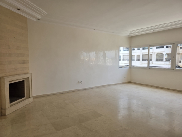 Appartement bien placé au Triangle d’Or