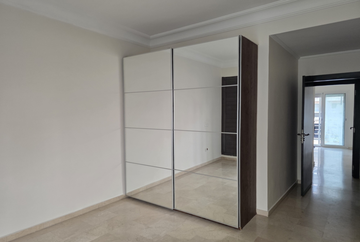 Appartement bien placé au Triangle d’Or