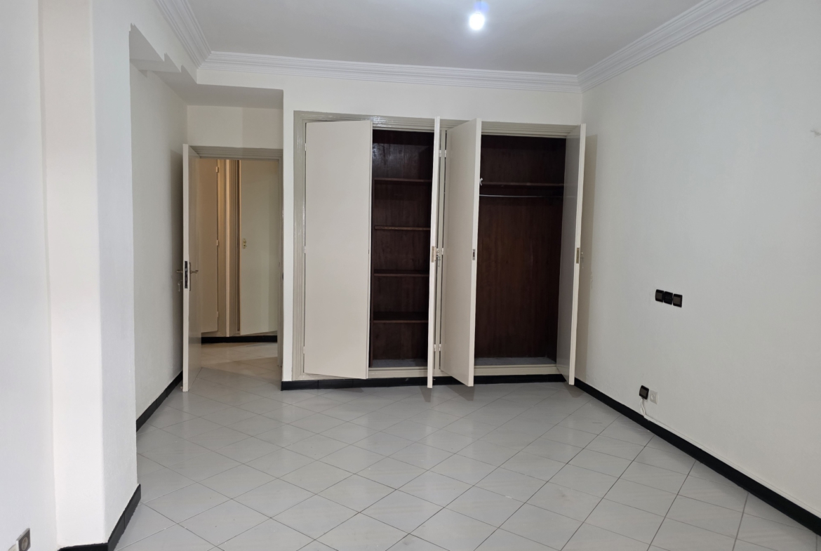 Grand appartement à louer à Racine