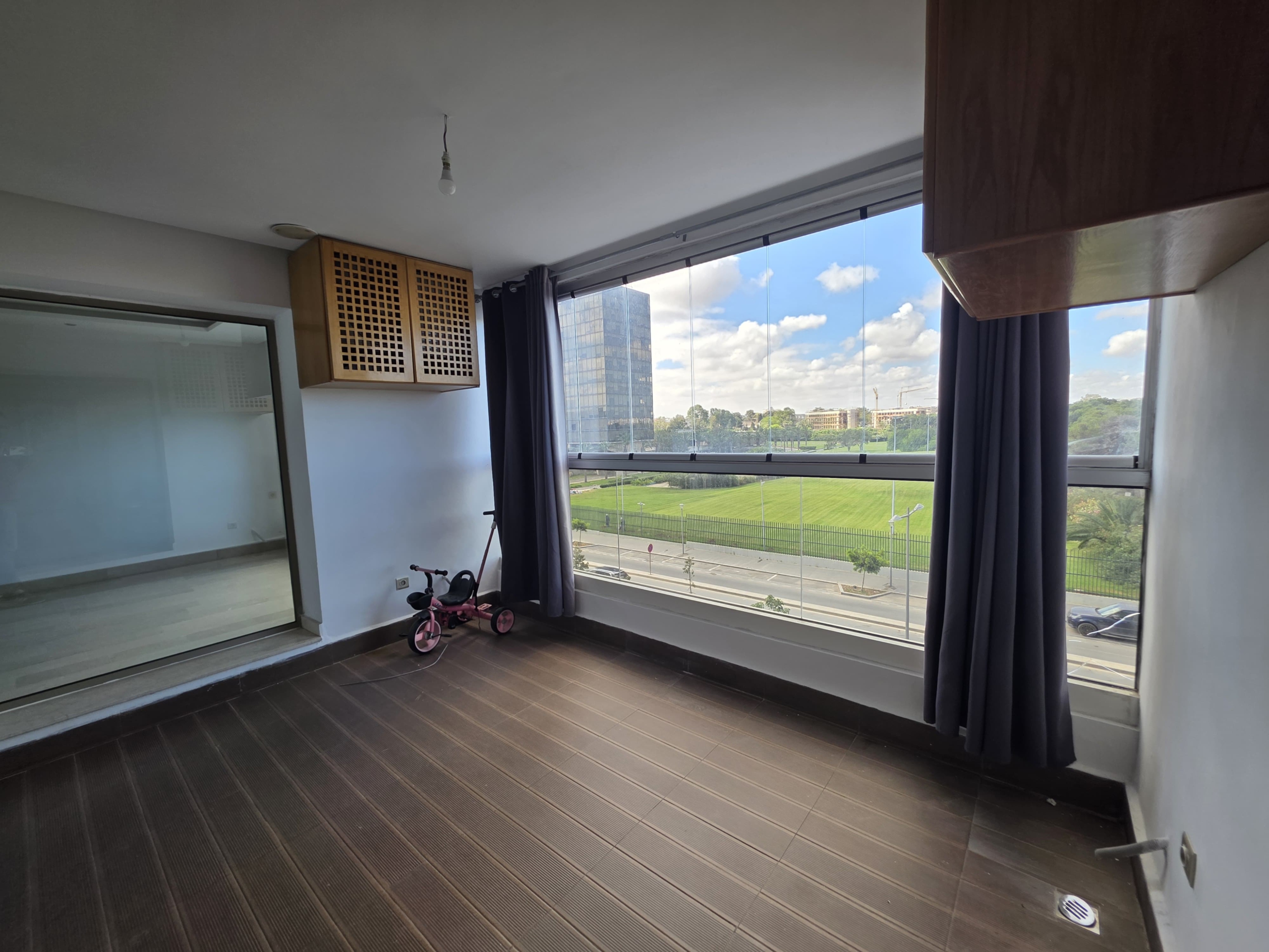 6 Appartement dernier étage sans vis-à-vis proche CAFC