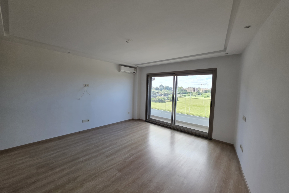 Appartement dernier étage sans vis-à-vis proche CAFC