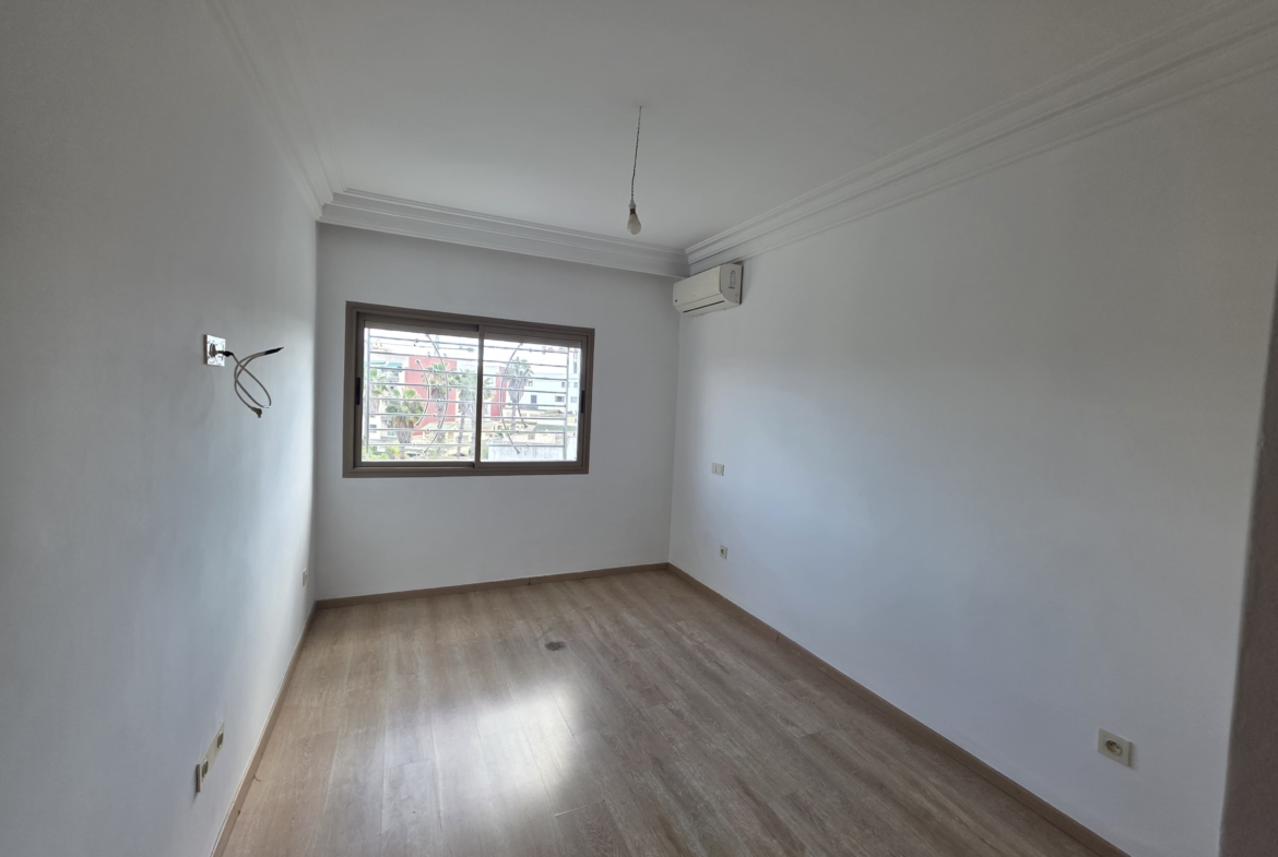 Appartement dernier étage sans vis-à-vis proche CAFC
