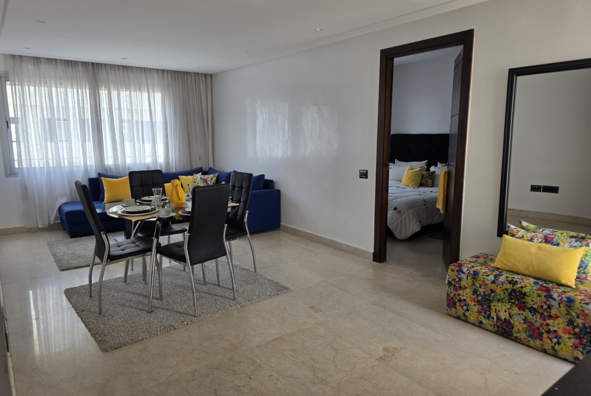Appartement étage supérieur proche école Molière