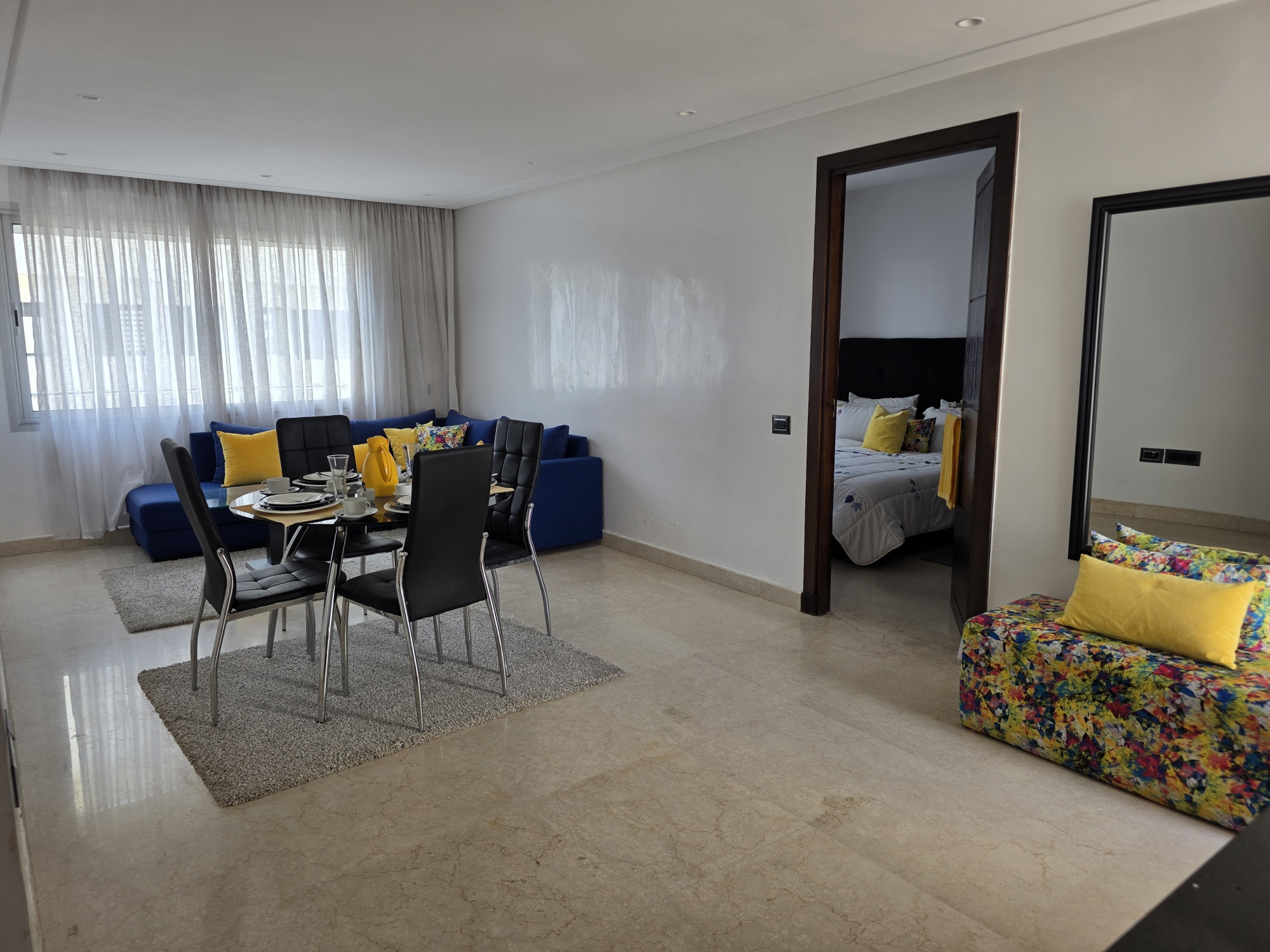 Appartement étage supérieur proche école Molière