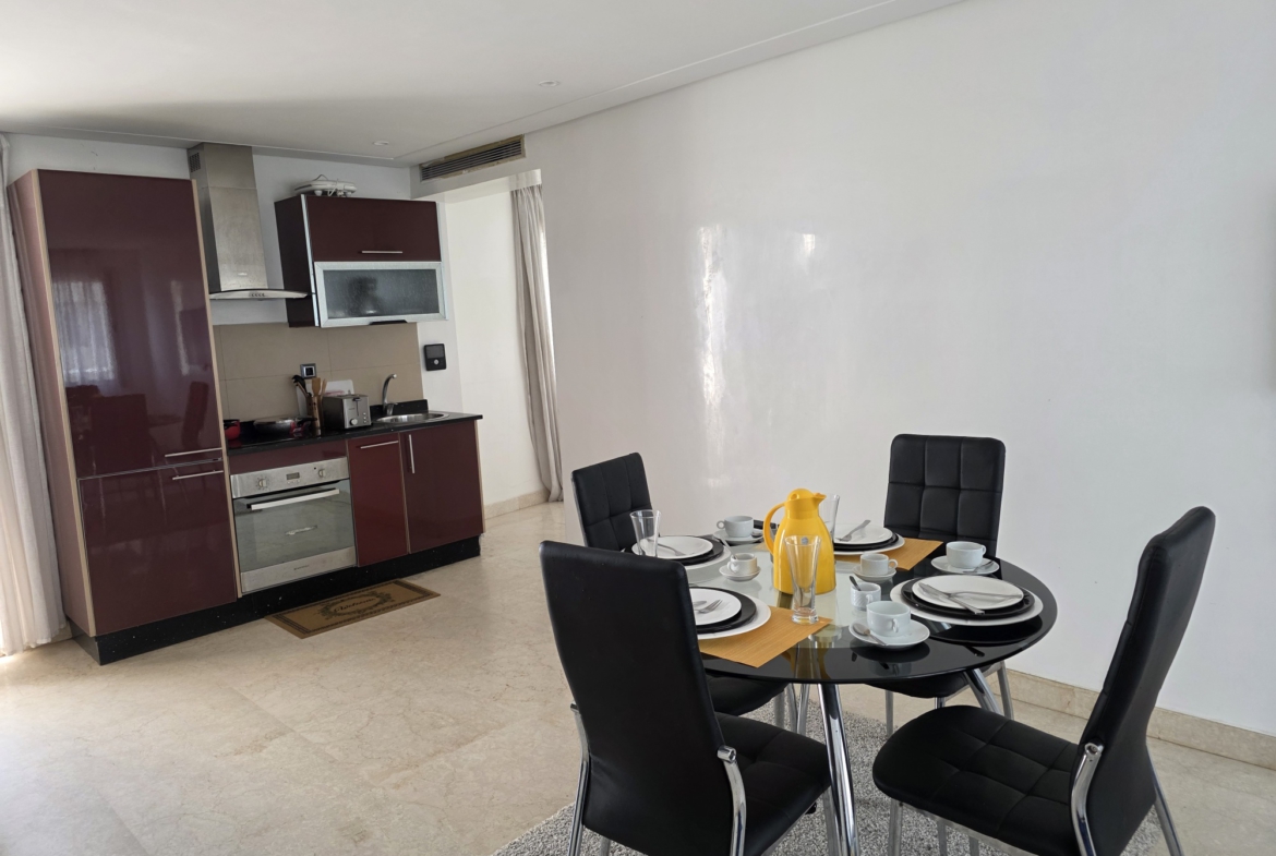Appartement étage supérieur proche école Molière