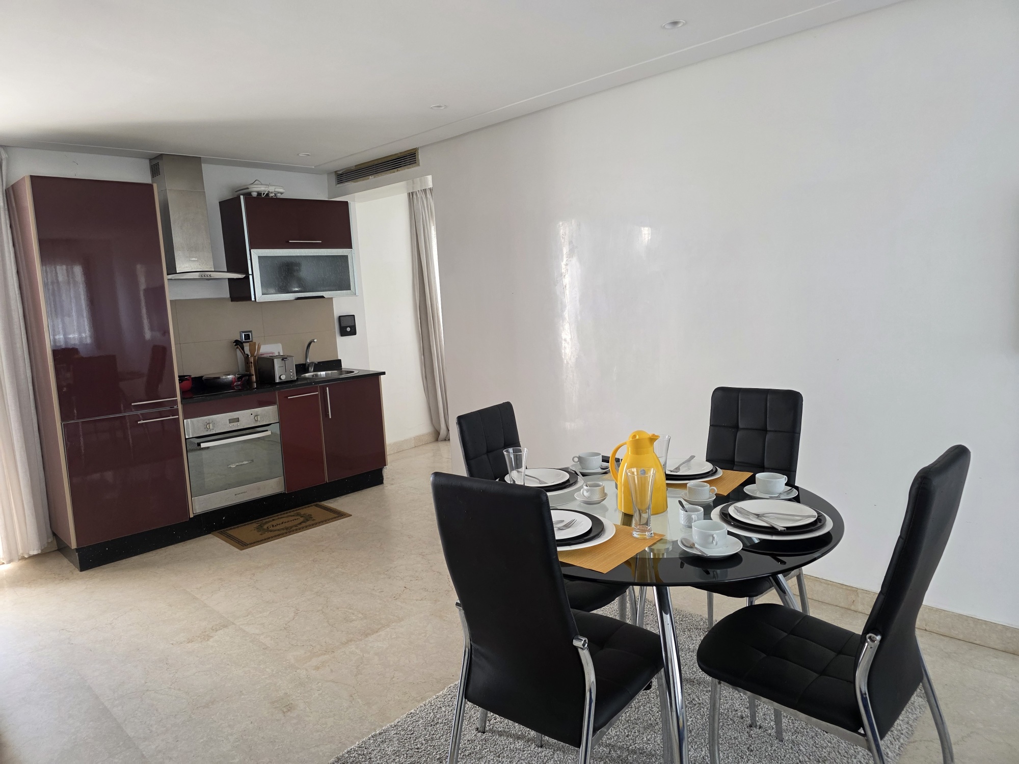 Appartement étage supérieur proche école Molière