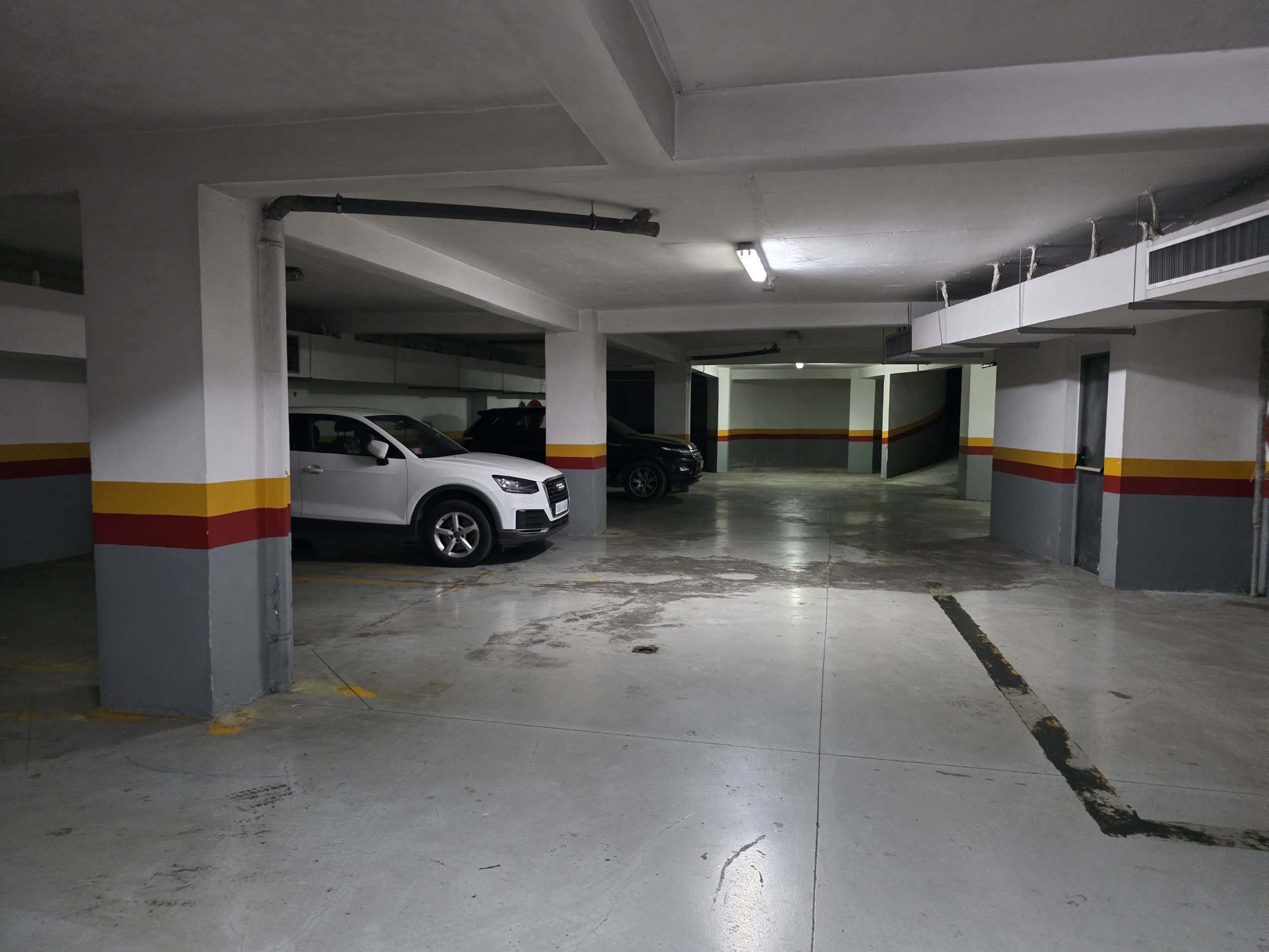 Appartement étage supérieur proche école Molière