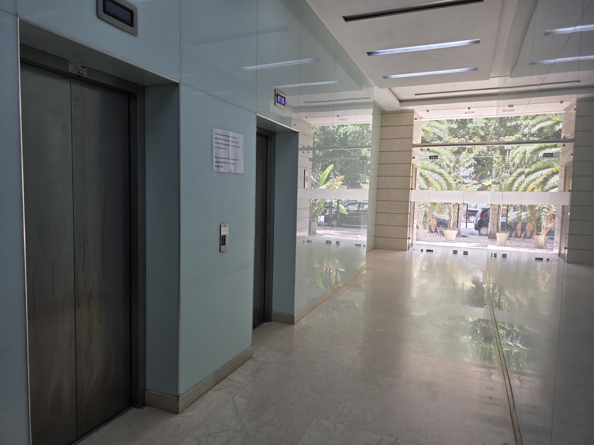 Appartement étage supérieur proche école Molière
