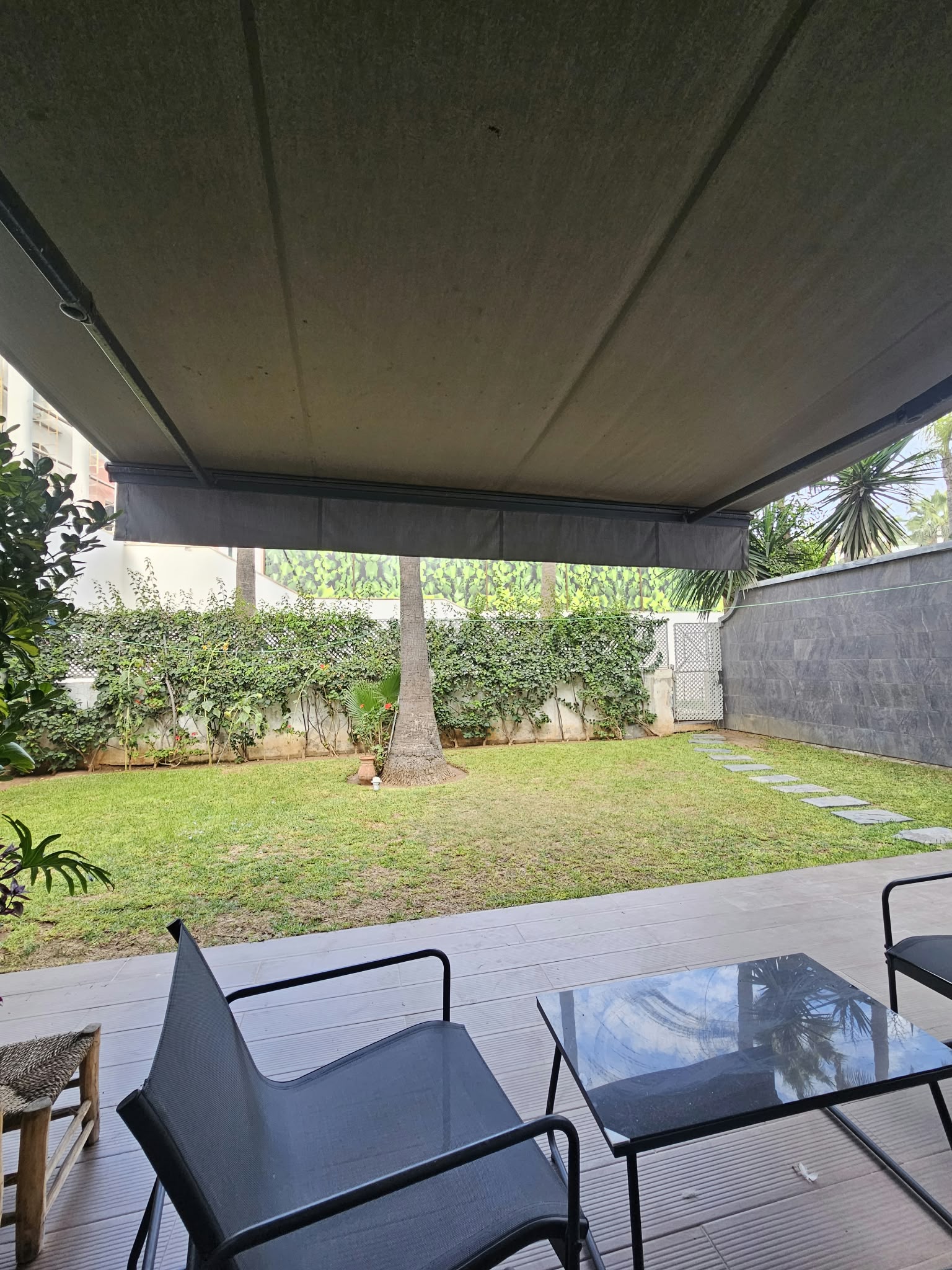 Rez de jardin meublé en résidence à Ain Diab
