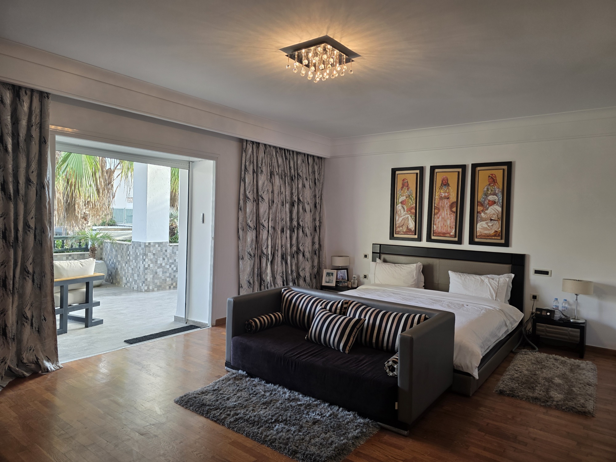 Villa avec piscine en résidence fermée